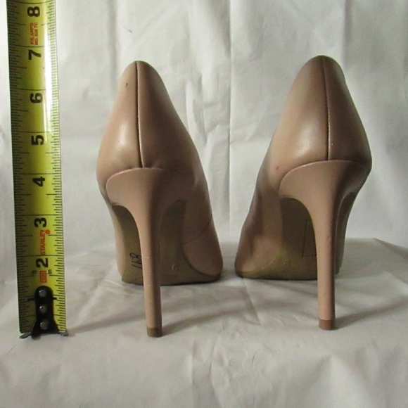 Christian Siriano Nude Heels - Picture 5 of 7
